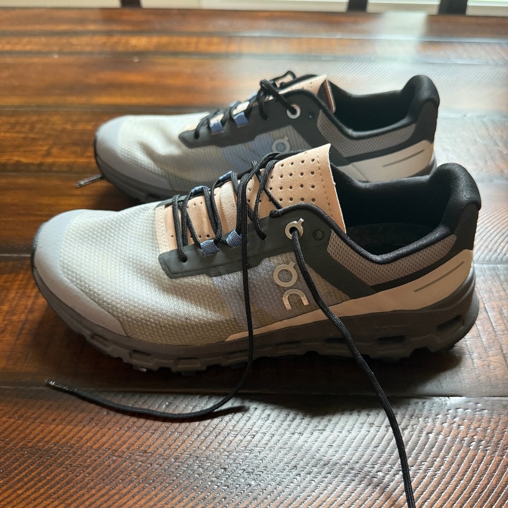 ON Cloudvista, Womens, Size 8, Alloy/Black